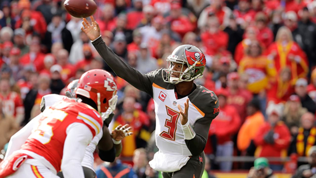 jameis-winston-channels-chiefs-crowd-in-win