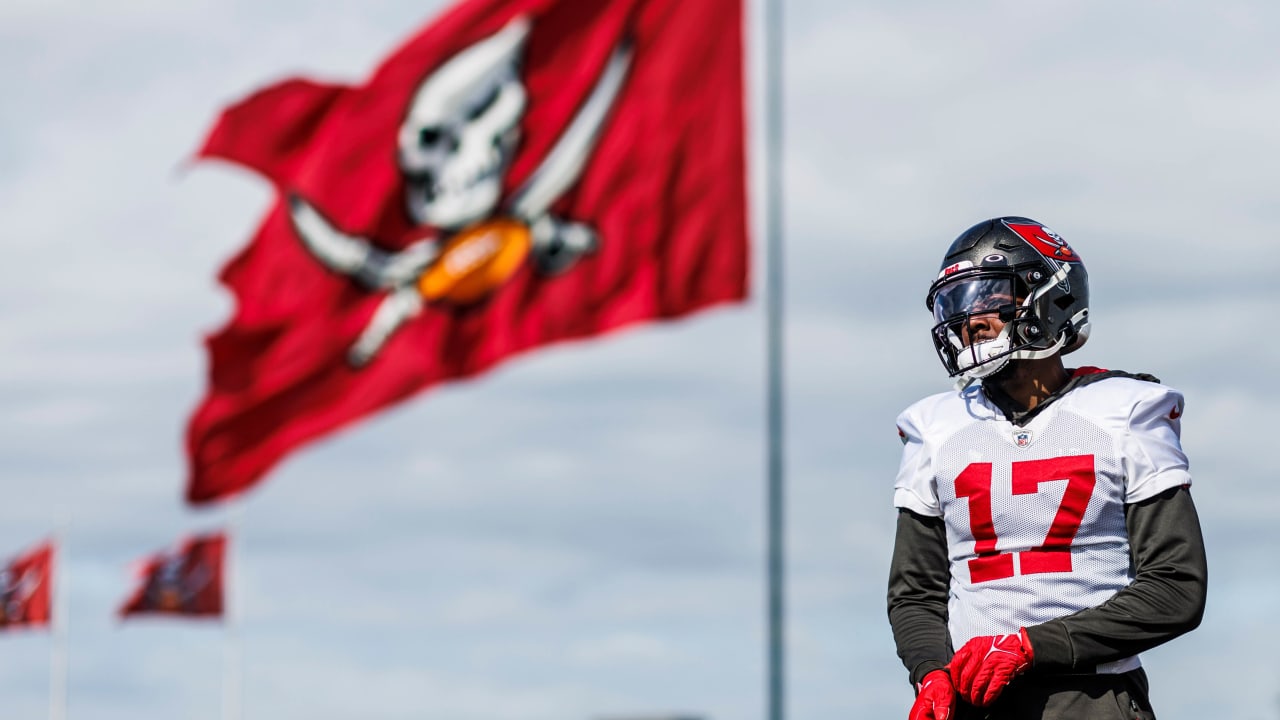 Source - Buccaneers WR Russell Gage has season-ending injury