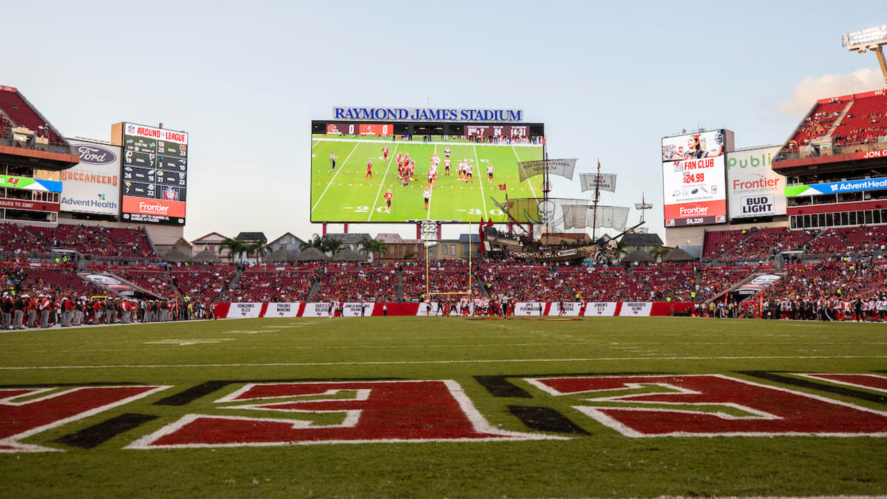 NFL Football Stadiums - Tampa Bay Buccaneers Stadium - Raymond