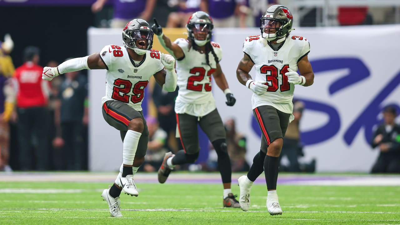 NFL Week 1 Tampa Bay Buccaneers vs. Minnesota Vikings Team Score