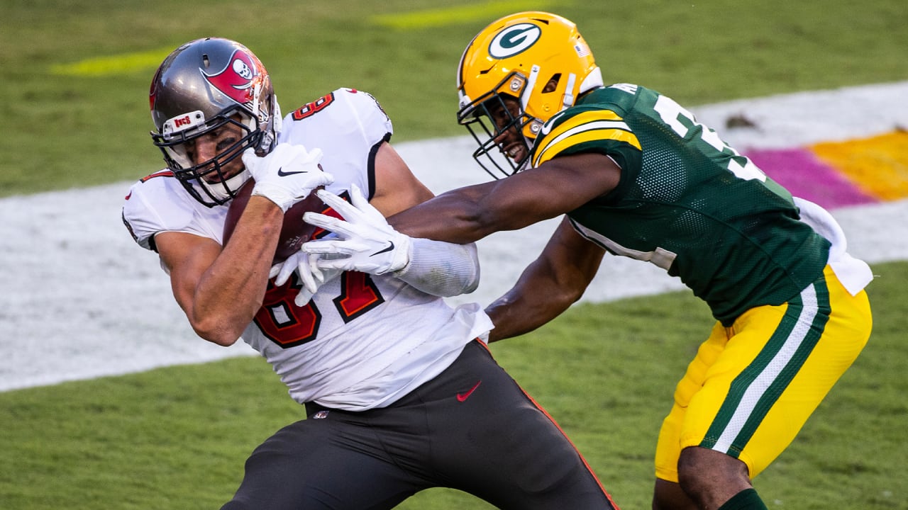 Bucs training camp: Tyler Johnson hauls in 1-handed TD from Tom Brady