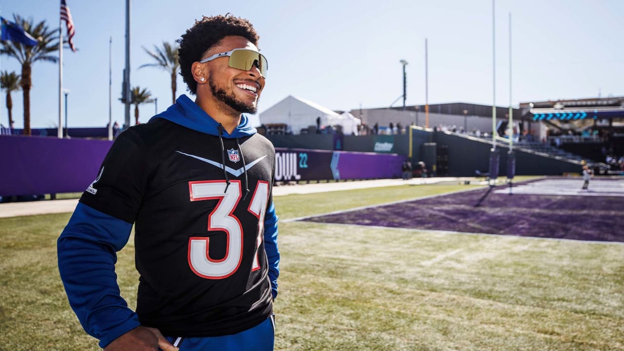 February 3, 2022: Tampa Bay Buccaneers safety Antoine Winfield Jr. (31)  during the NFC Pro Bowl Practice at Las Vegas Ballpark in Las Vegas,  Nevada. Darren Lee/CSM Stock Photo - Alamy