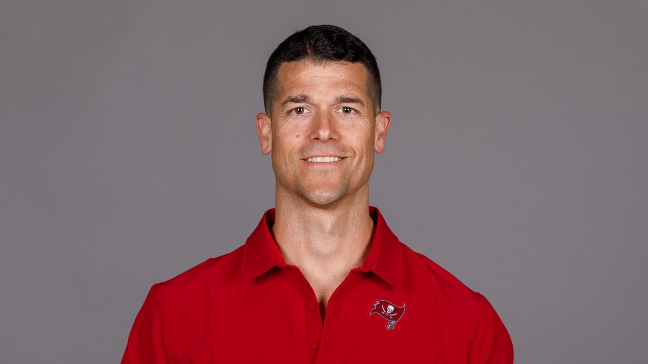 Who is Dave Canales, the new Tampa Bay Buccaneers offensive coordinator?