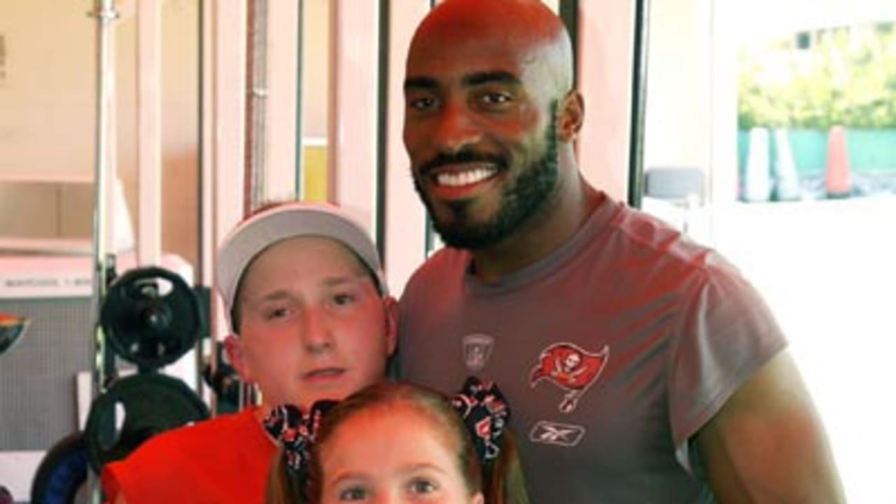 The weekend where @tiki.barber became an official CHEER Dad