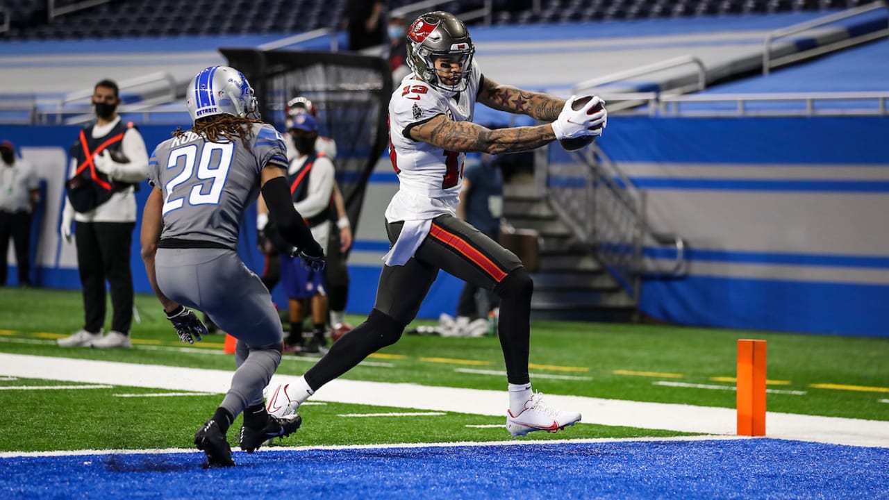 HIGHLIGHTS: Buccaneers Defeat Lions 47-7 in Week 16