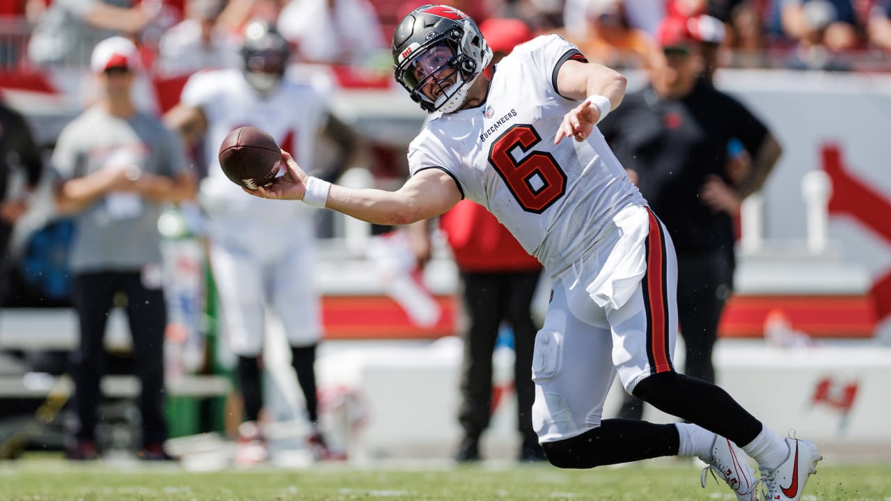 Bucs' Baker Mayfield throws 3 touchdown passes in win over Saints