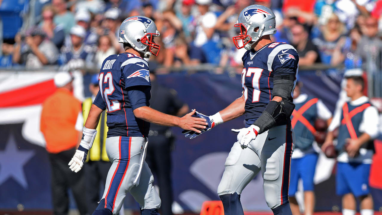 Tom Brady reacts to Rob Gronkowski trade: Run it back!