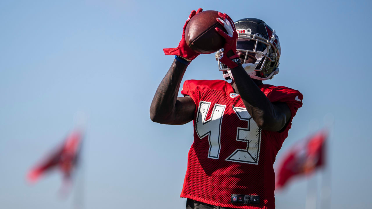 Tampa Bay Buccaneers PROMOTE J.J. Russell to ACTIVE ROSTER, Sign