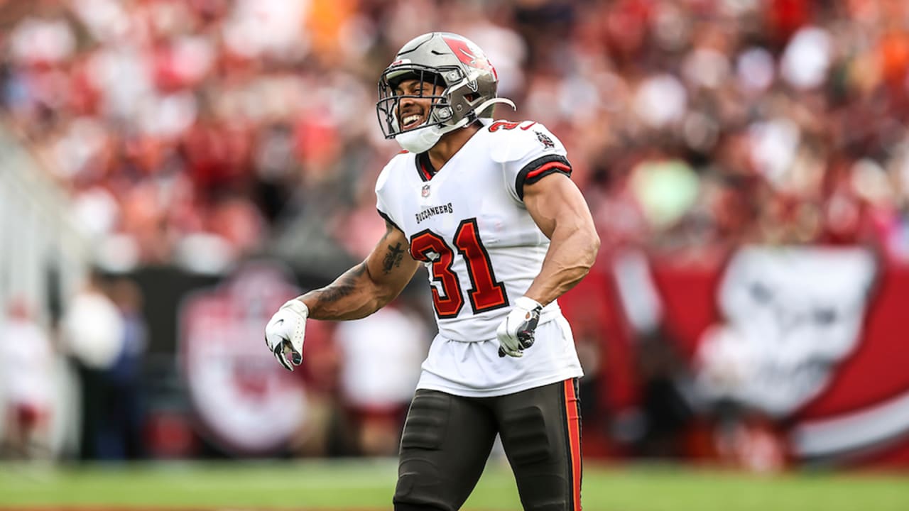 Bucs Celebrate Following WIN Over Bears 