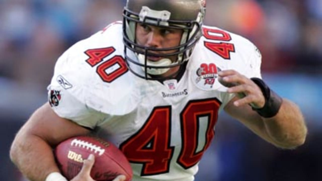 Alstott signs 1-year deal with Bucs