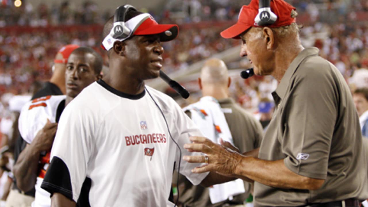 Raheem Morris & Mike LaFleur Address The Media After Thursday's Training  Camp Practice 