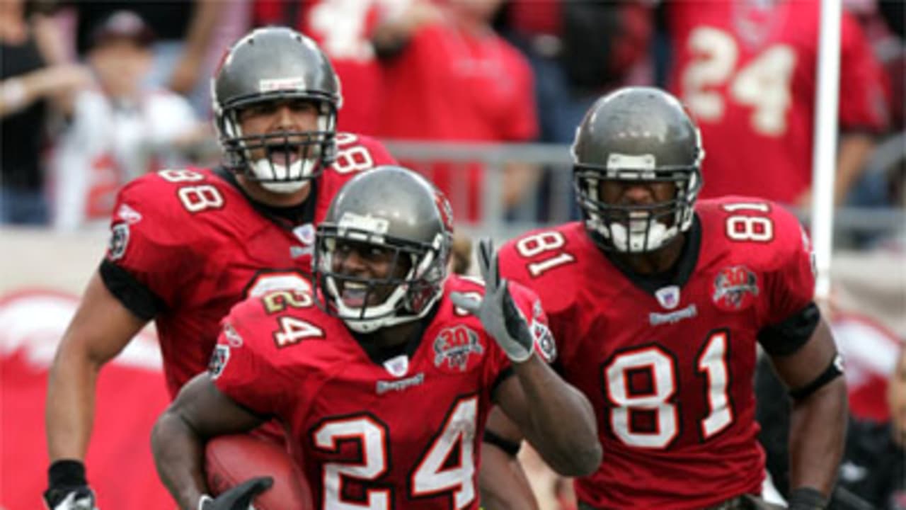 Williams' Honor Not About Numbers -  - Tampa Bay Bucs Blog,  Buccaneers News