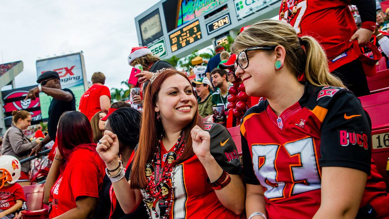 Fan Shots: Women Supporting the Bucs, image size:1280x720