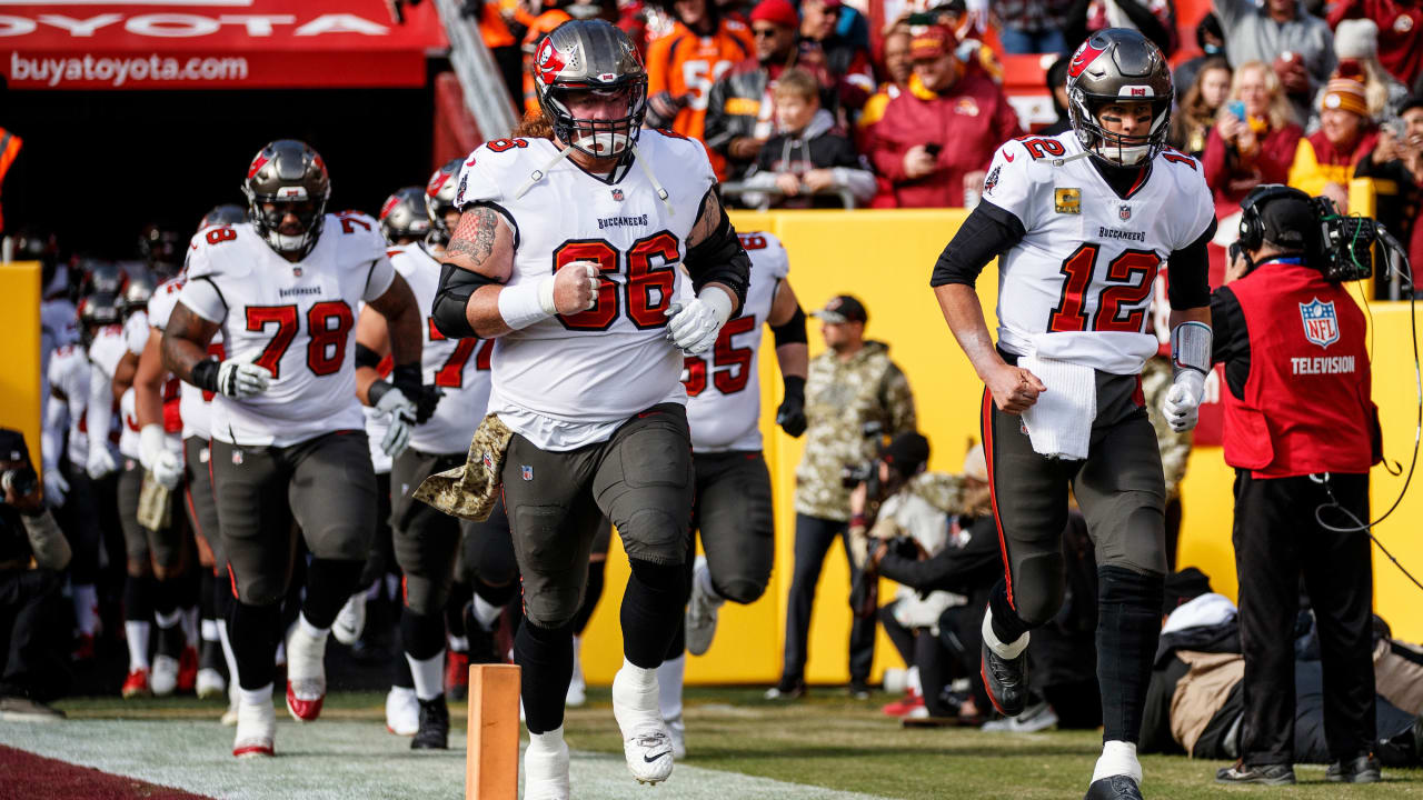 Tom Brady explodes at O-line on sideline as Buccaneers offense fizzles 