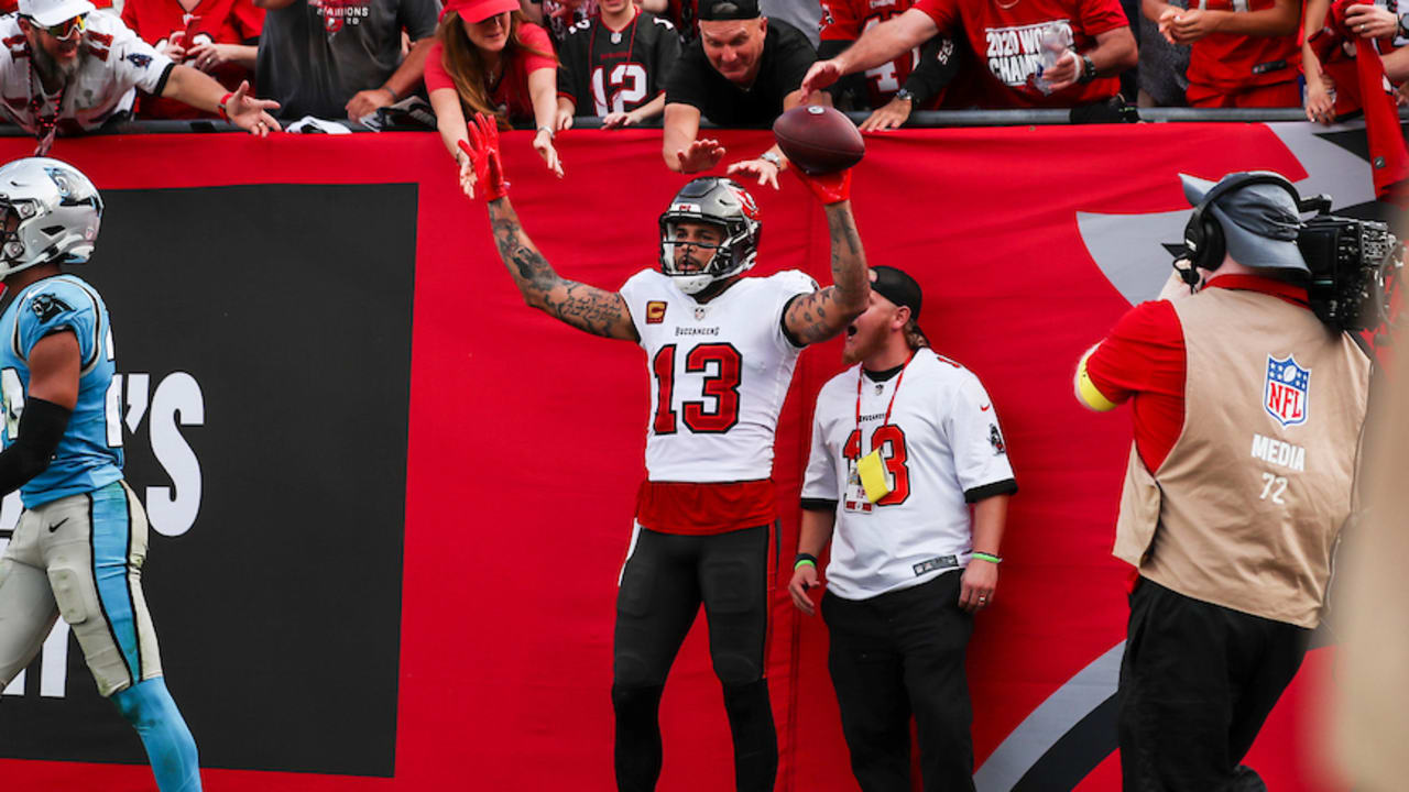 Tom Brady and Mike Evans help Buccaneers punch ticket to playoffs