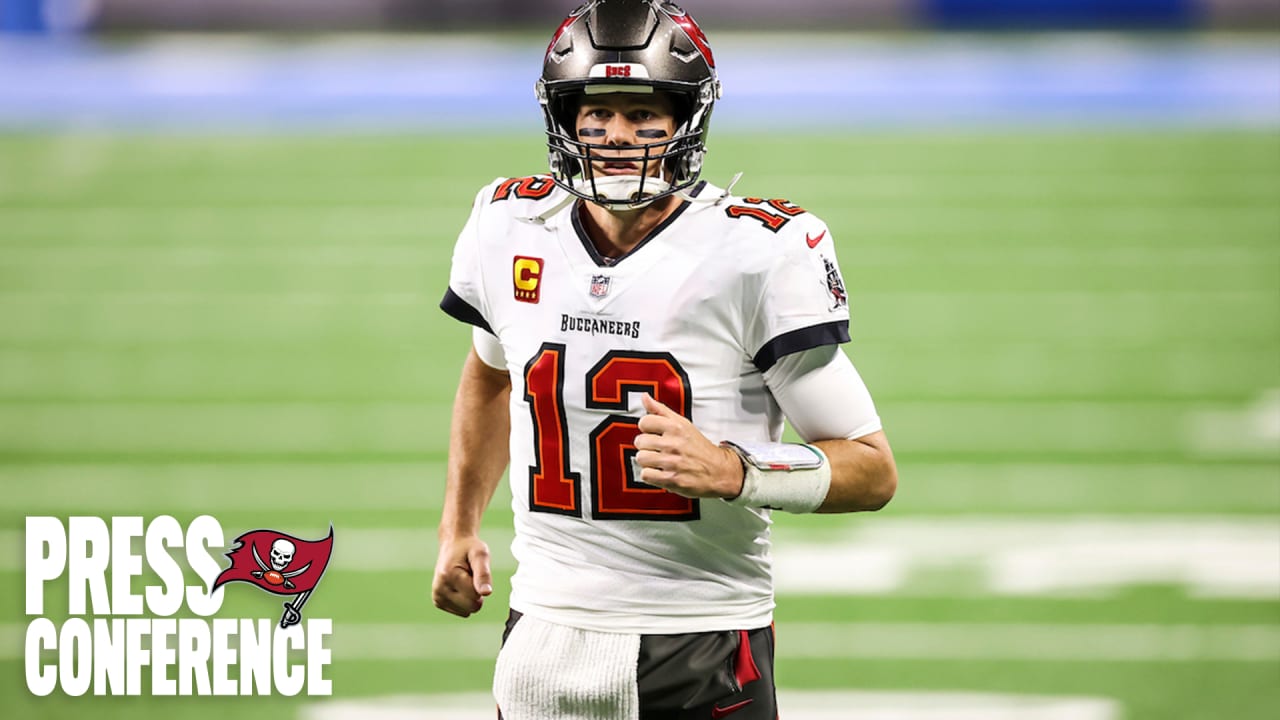 Green Bay, United States. 24th Jan, 2021. Tampa Bay Buccaneers quarterback  Tom Brady (12) hands off the ball during in the first half of the NFC  Championship against the Green Bay Packers