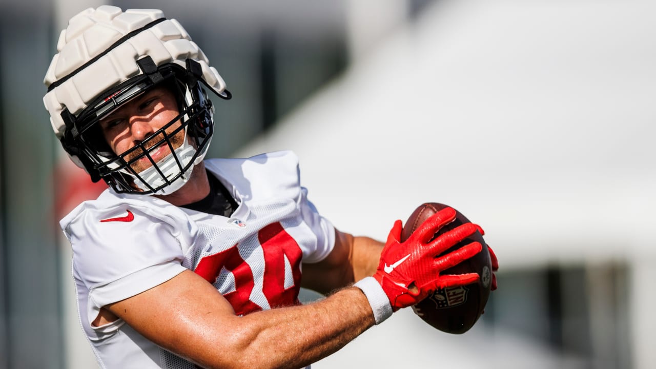 CAMERON BRATE Tampa Bay Buccaneers tight end holds on to an 8 yard TD pass  - 11.22.15