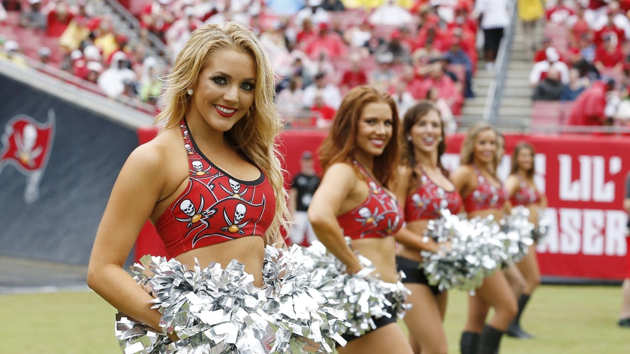 Tampa Bay Buccaneers Cheerleaders – Ultimate Cheerleaders