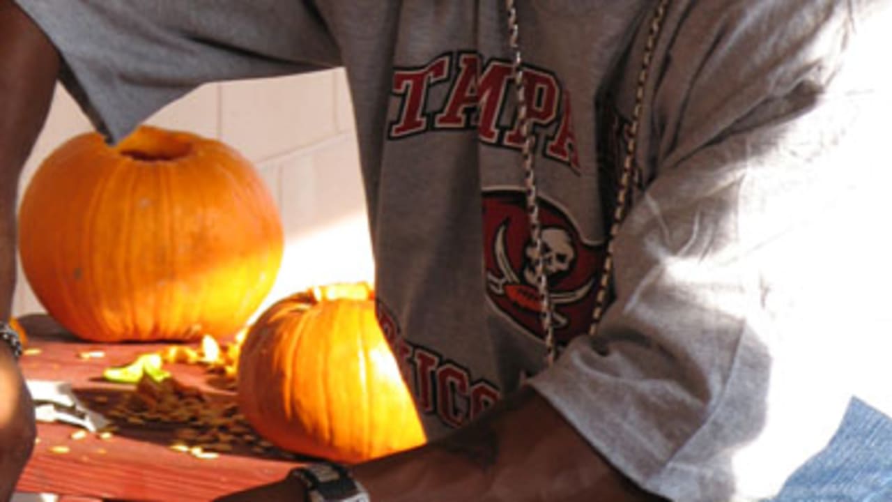 Raiders Host Trick-or-Treat for Boys & Girls Club