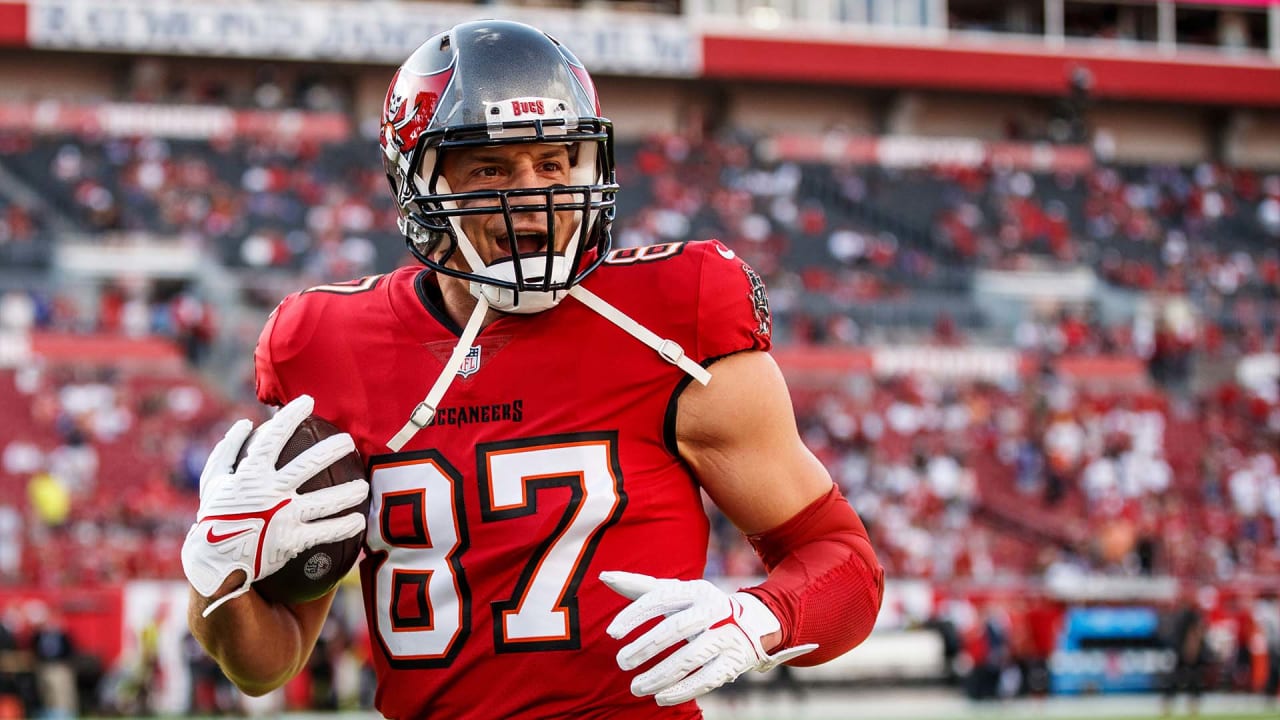 Rob gronkowski tampa bay buccaneers hi-res stock photography and