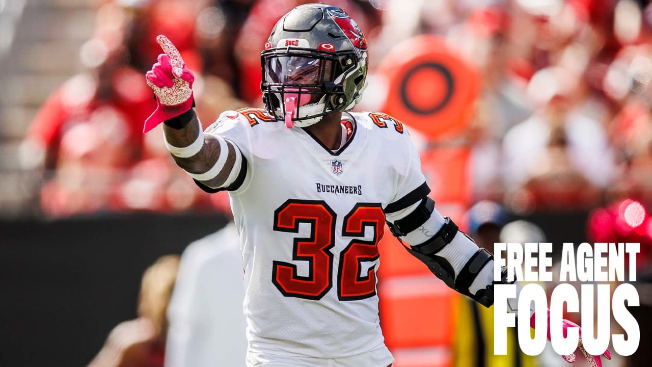 2023 Buccaneers Free Agent Focus Mike Edwards