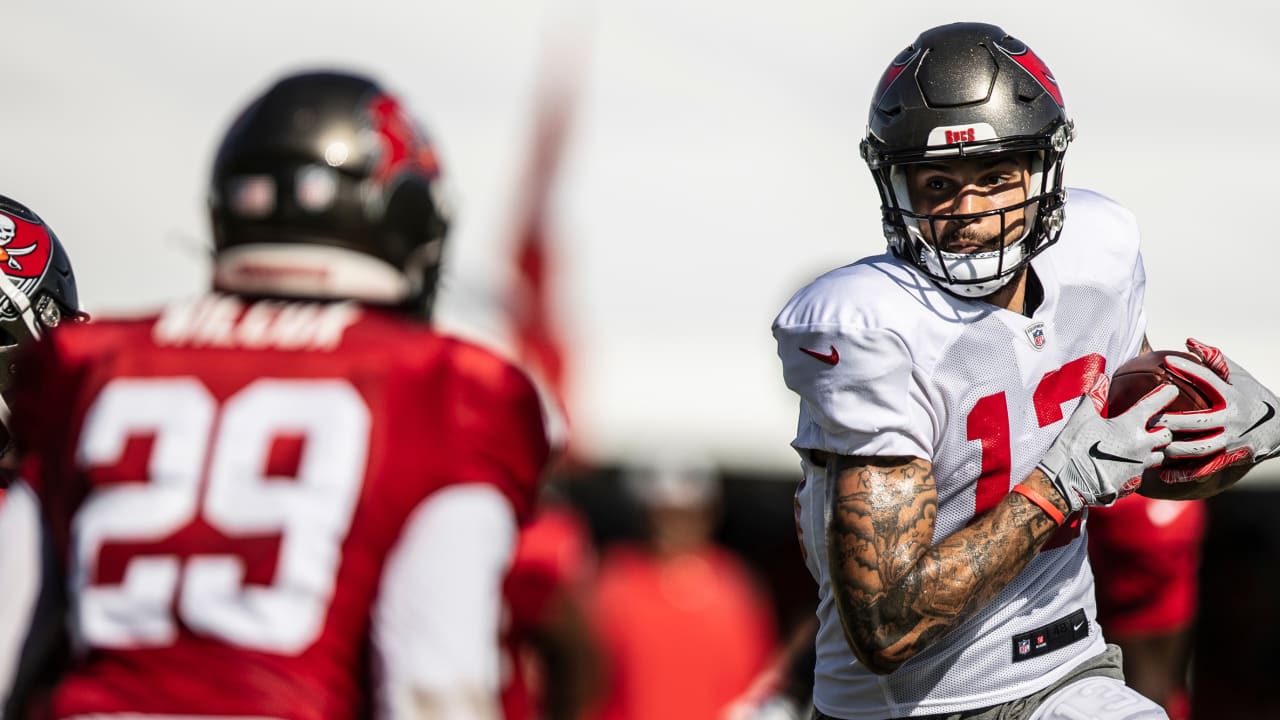 Bucs' Mike Evans, Ronald Jones miss practice Monday