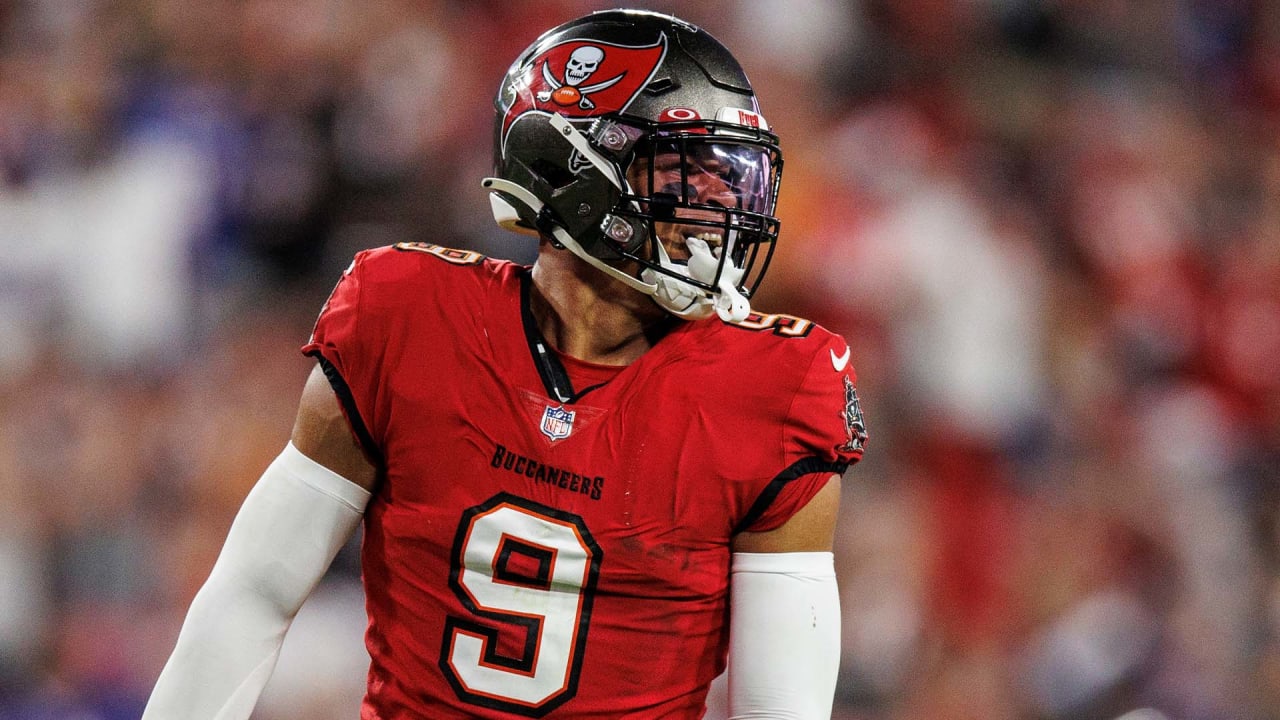 Tampa Bay Buccaneers linebacker Joe Tryon-Shoyinka (9) before an NFL  preseason football game against the Tennessee Titans Saturday, Aug. 21,  2021, in Tampa, Fla. (AP Photo/Mark LoMoglio Stock Photo - Alamy