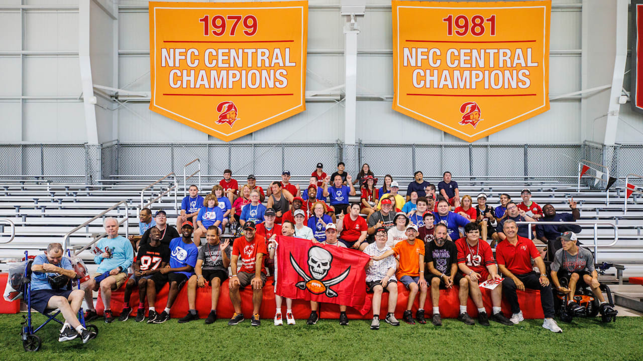 Former NFL running back Fred Jackson to host youth football camp