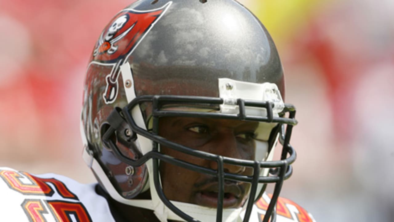 Buccaneers: Derrick Brooks makes NFL 100 greatest players list