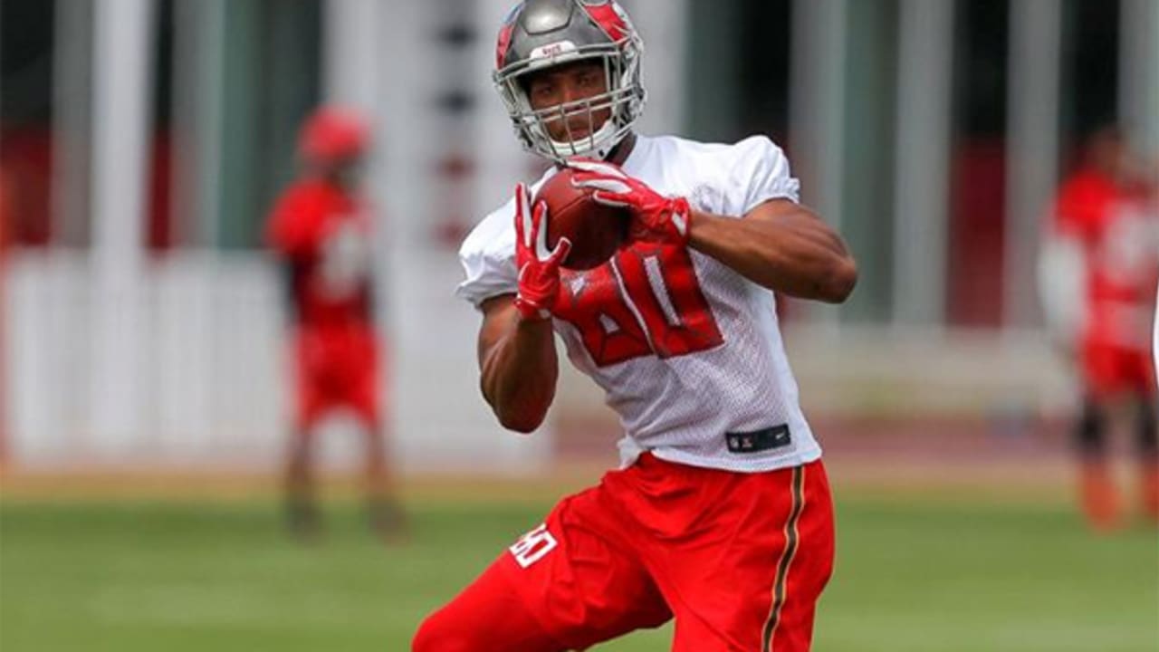 Buccaneers tight end O.J. Howard wants the team to change its jerseys