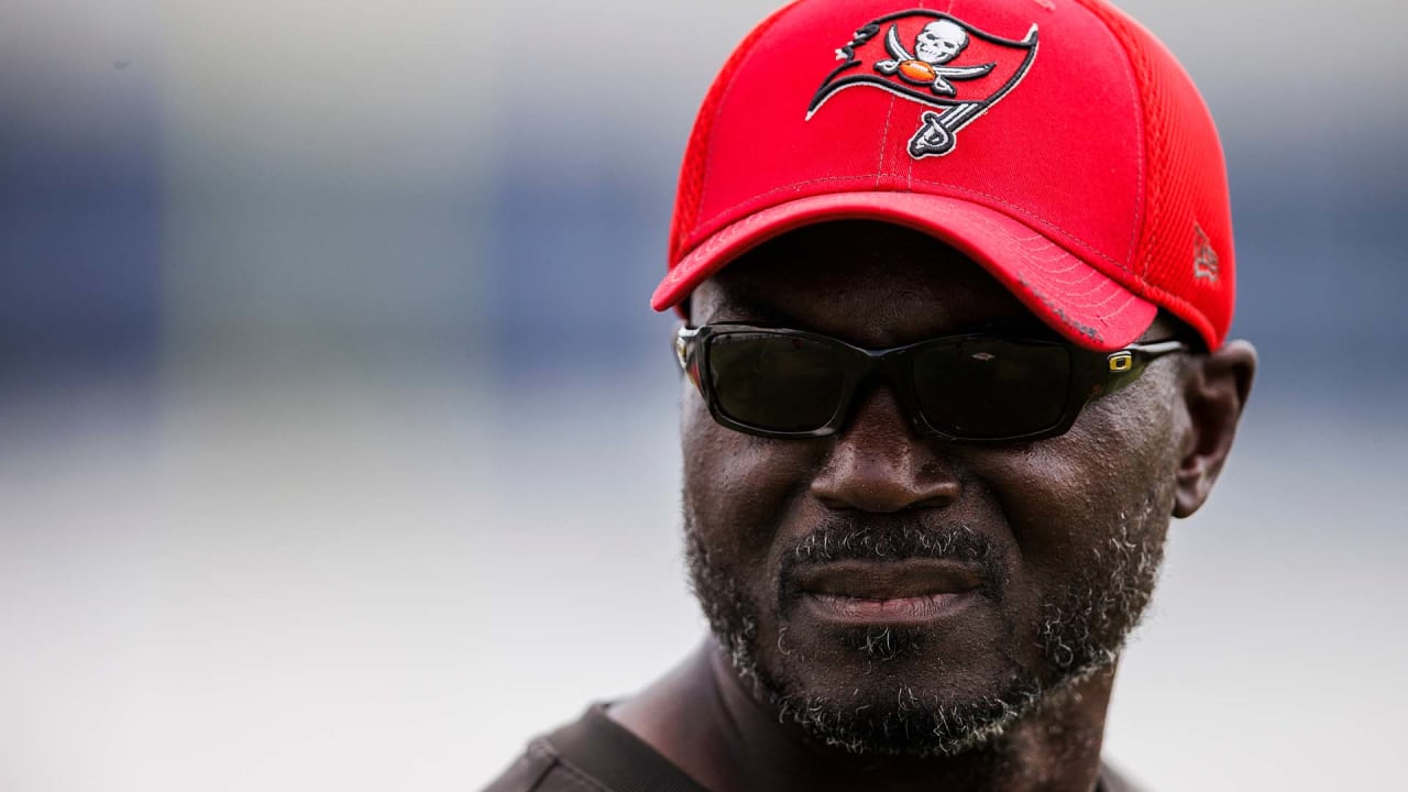 Passing the Physical: Bucs Enjoy Strong Bill of Health to Start Camp - Vimarsana News