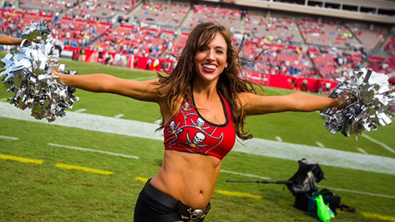 Tampa, FL, USA. 21st Oct, 2012. Tampa Bay Buccaneers cheerleaders