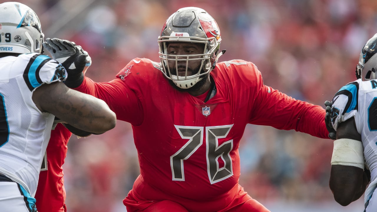 Tampa Bay Buccaneers to franchise tag Donovan Smith