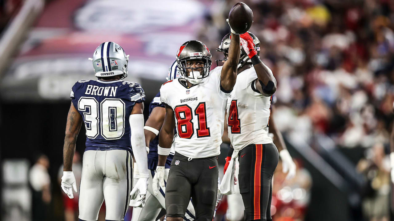 Cowboys vs. Buccaneers on MNF! LIVE Scoreboard! Join the