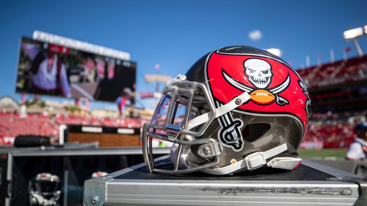 Tampa Bay Buccaneers PROMOTE J.J. Russell to ACTIVE ROSTER, Sign