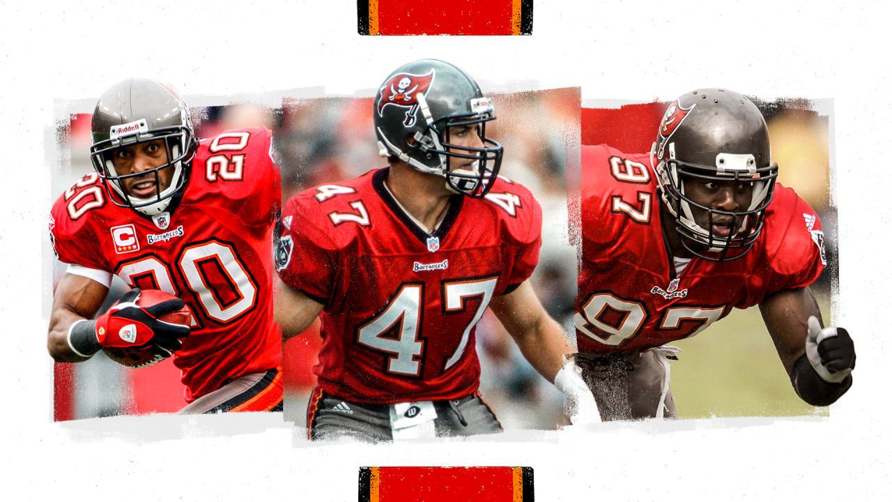 TOP 10 BUCS OF ALL-TIME LB: DERRI WARREN SAPP DL: LEE ROY SELMON RONDE  BARBER.