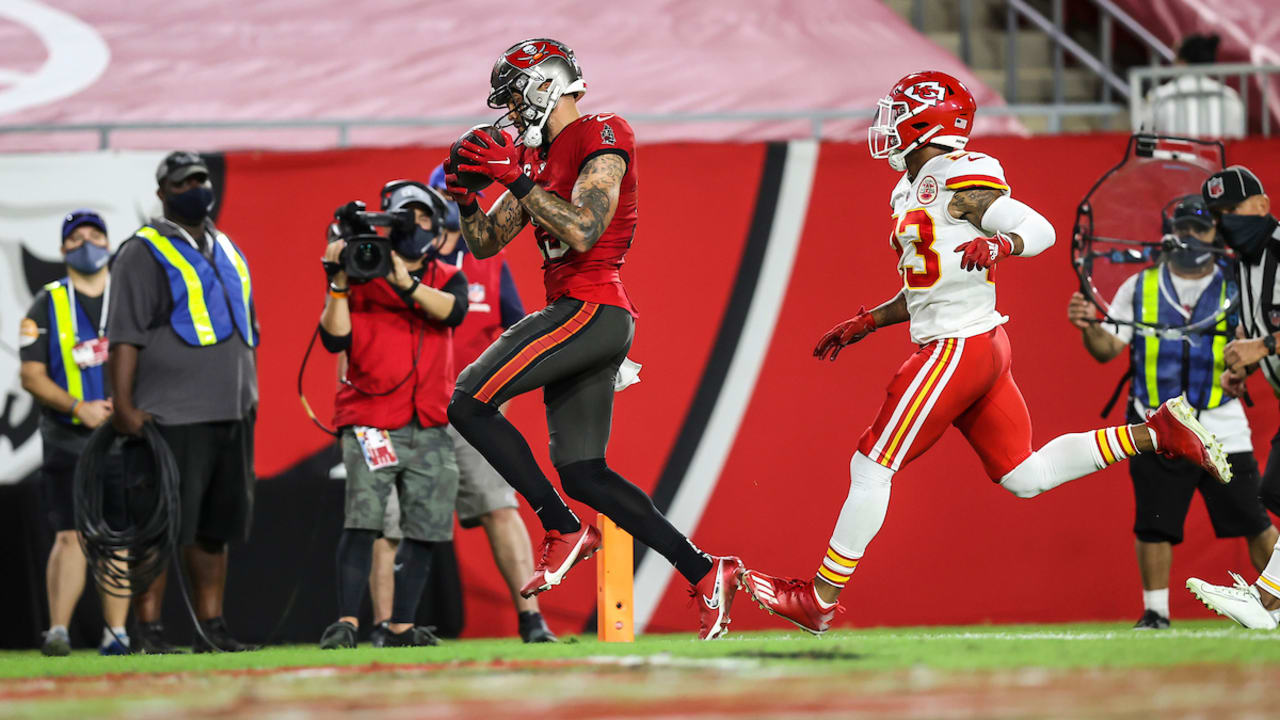 Chiefs at Buccaneers score: Tyreek Hill eviscerates Tampa Bay with