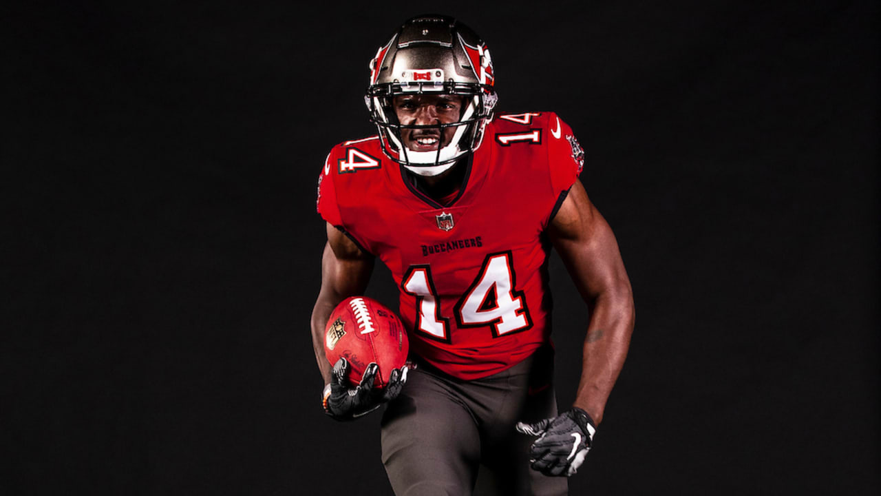 buccaneers all red uniforms