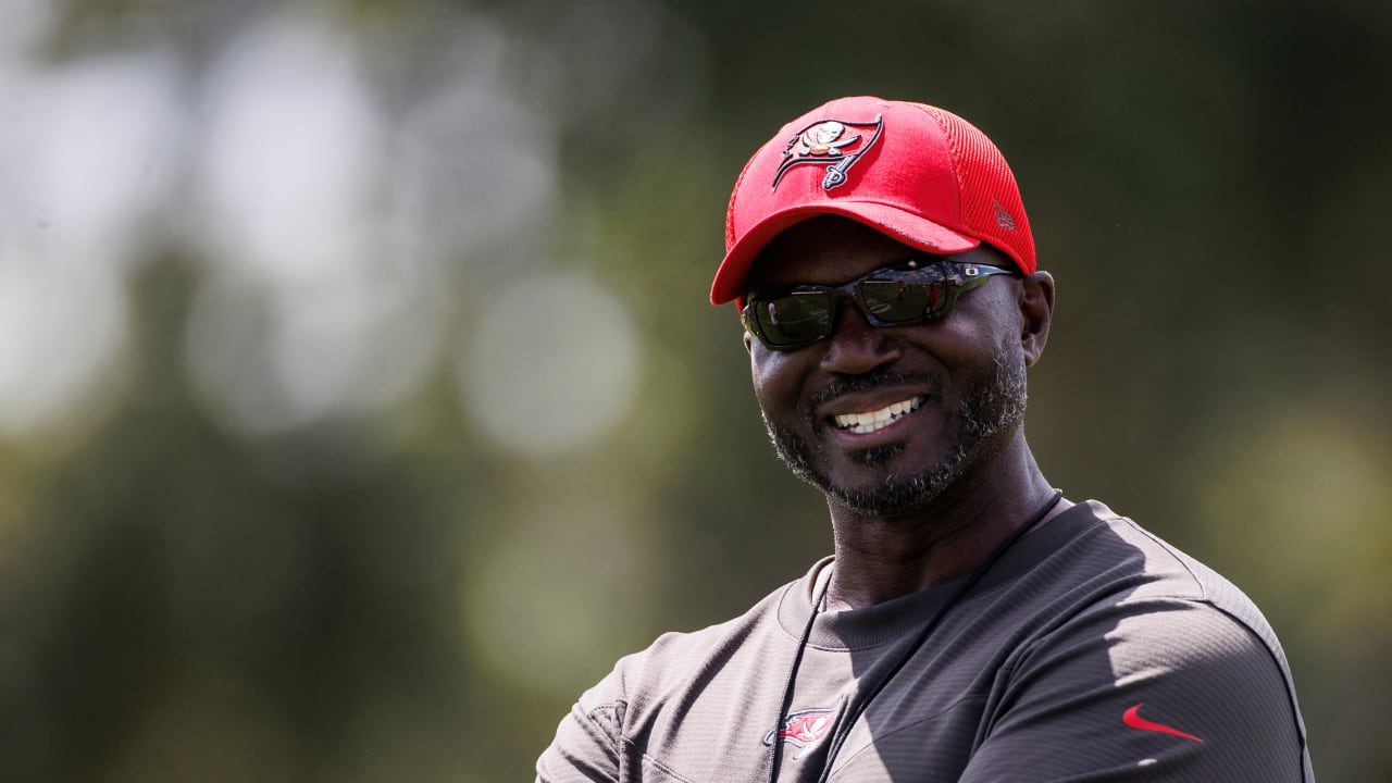 Buccaneers coach Todd Bowles graduates from college, fulfills promise to  late mother – KGET 17