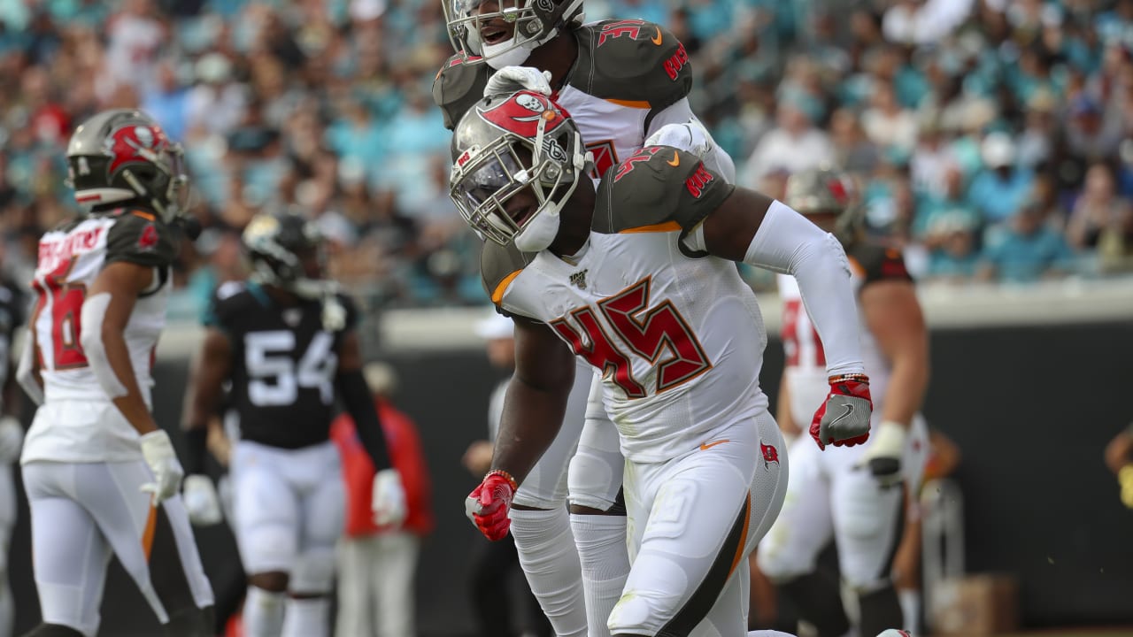 Jets' Jordan Whitehead was frustrated at the end of Buccaneers