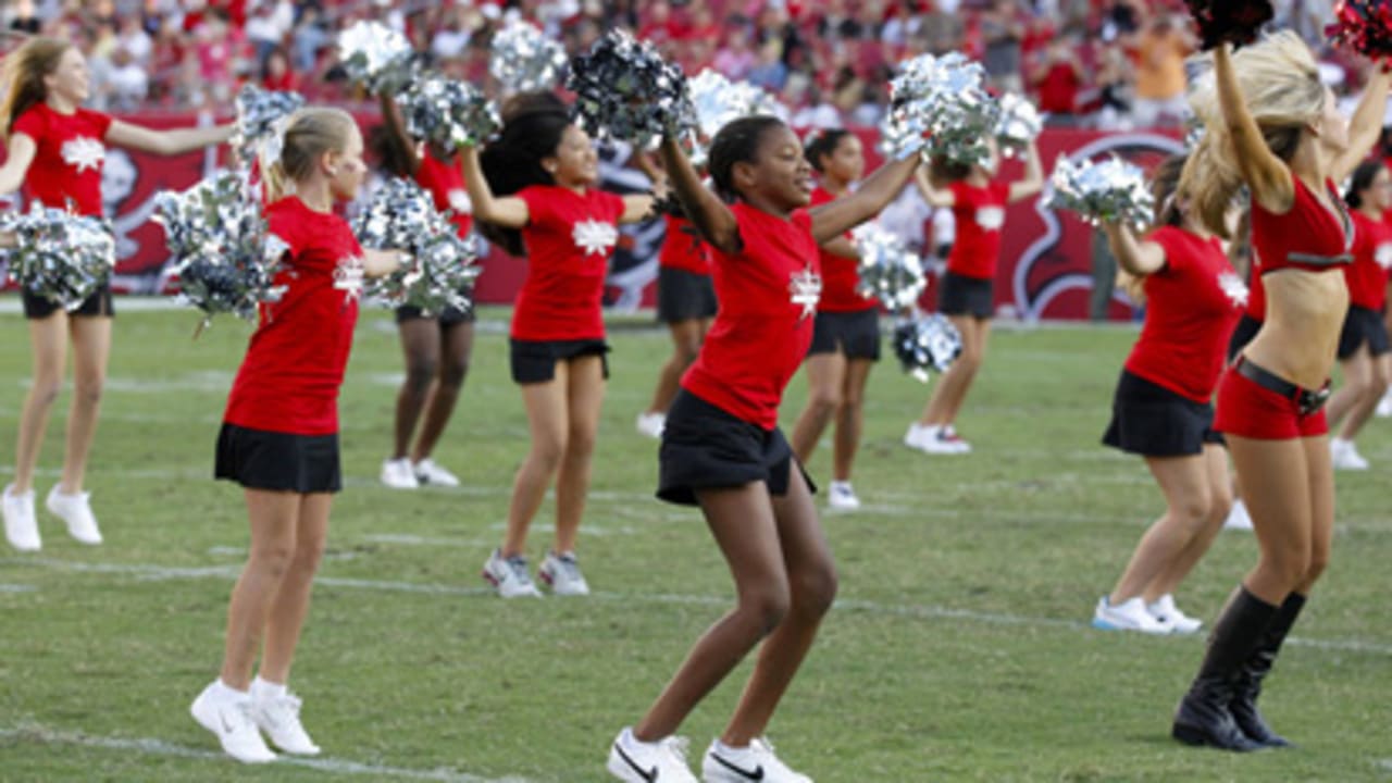 The Junior Buccaneers Cheerleading Program is Going Virtual in 2020!