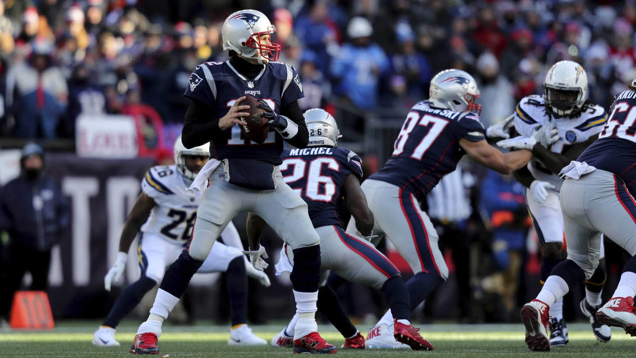 Throwback Thursday - October 21, 2007; Tom Brady Throws Six Touchdowns in  Miami - Sports Illustrated New England Patriots News, Analysis and More