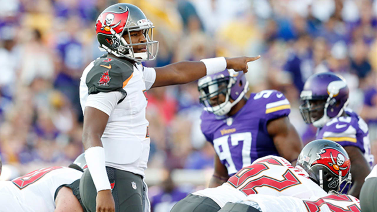 Doug Martin Leads Tampa Bay Buccaneers In Jersey Sales For 2014 Season