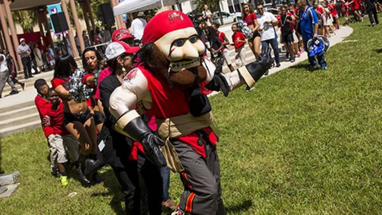 Bucs Celebrate Hispanic Heritage