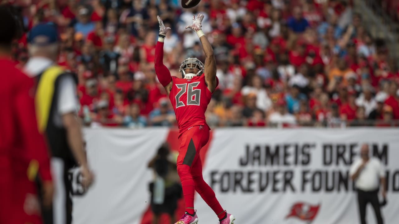 Tampa Bay Buccaneers' Mike Evans read to face Broncos CB Aqib