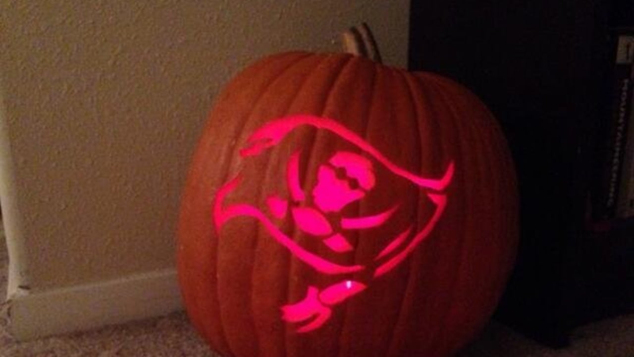 Lids Tampa Bay Buccaneers 31'' Pumpkin Leaner