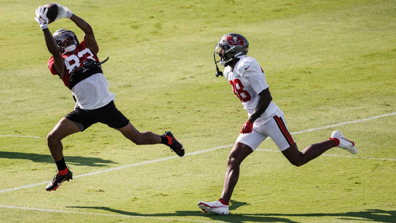 Tampa Bay Buccaneers wide receiver Deven Thompkins' Superman dive secures  quarterback Baker Mayfield's TD pass