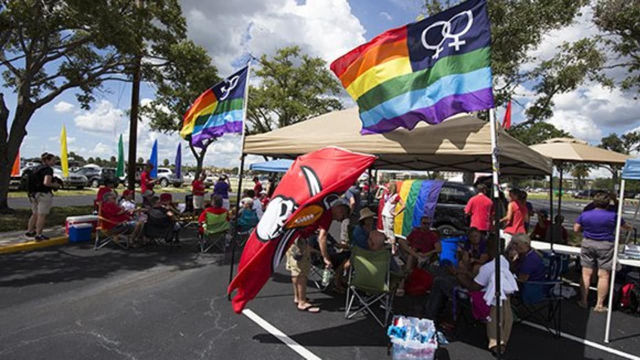 Bucs Host LGBT Tailgate