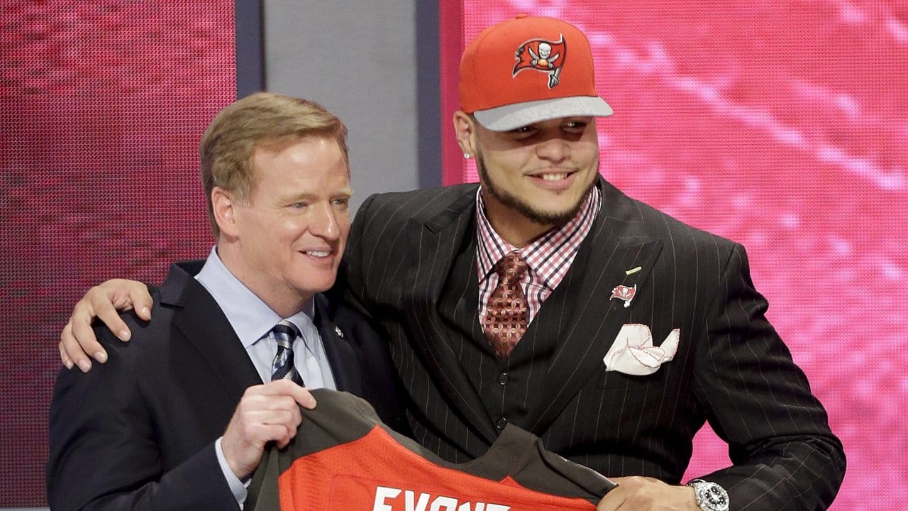 The Mike Evans Family Foundation - It's Draft Day! #TBT to the Tampa Bay  Buccaneers selecting Mike Evans 7th overall in the 2014 NFL draft. Don't  Mike and his mom look great?!