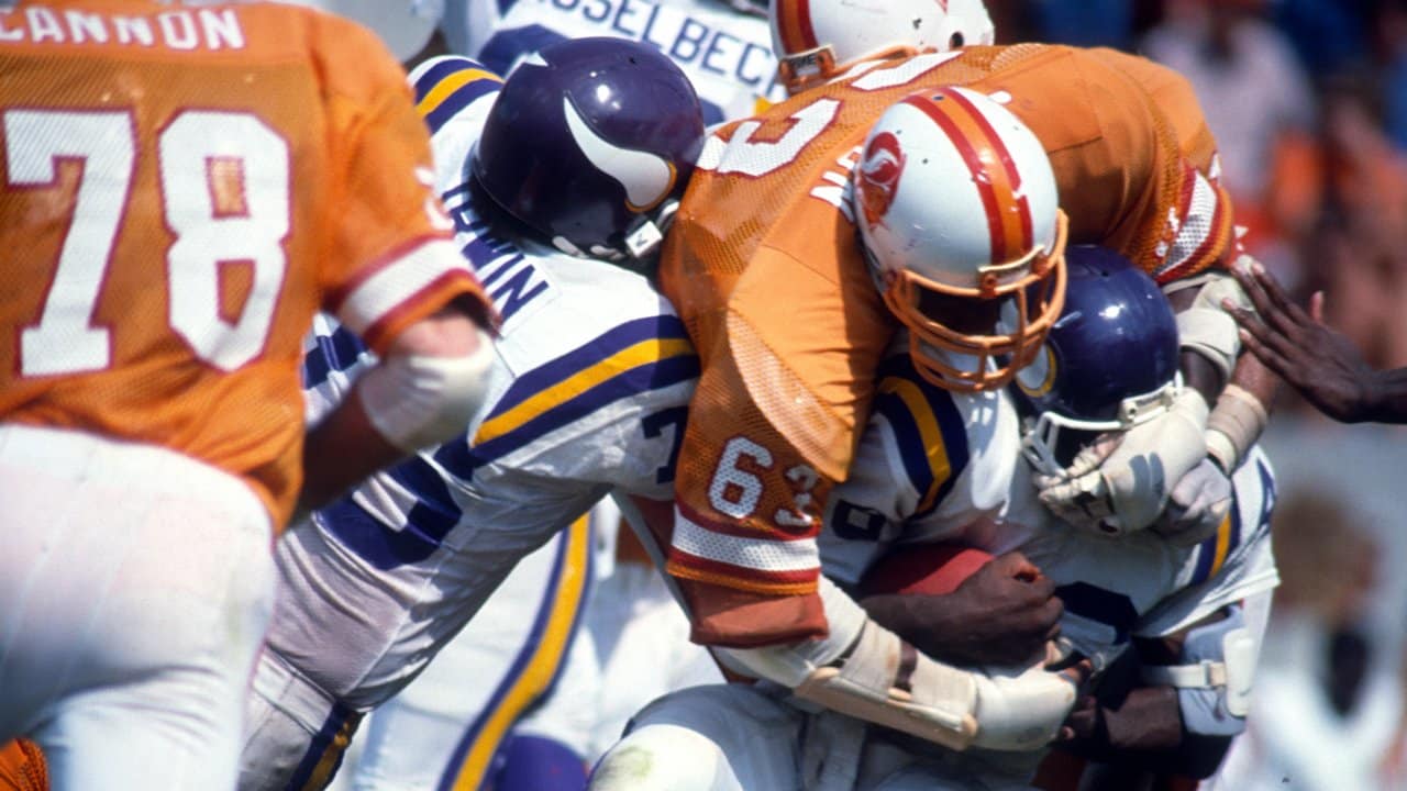 Lee Roy Selmon of the Tampa Bay Buccaneers in action against the News  Photo - Getty Images